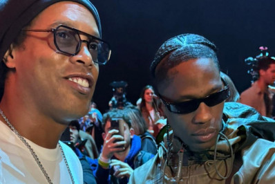 Ronaldinho Gaúcho encontra Travis Scott em Paris