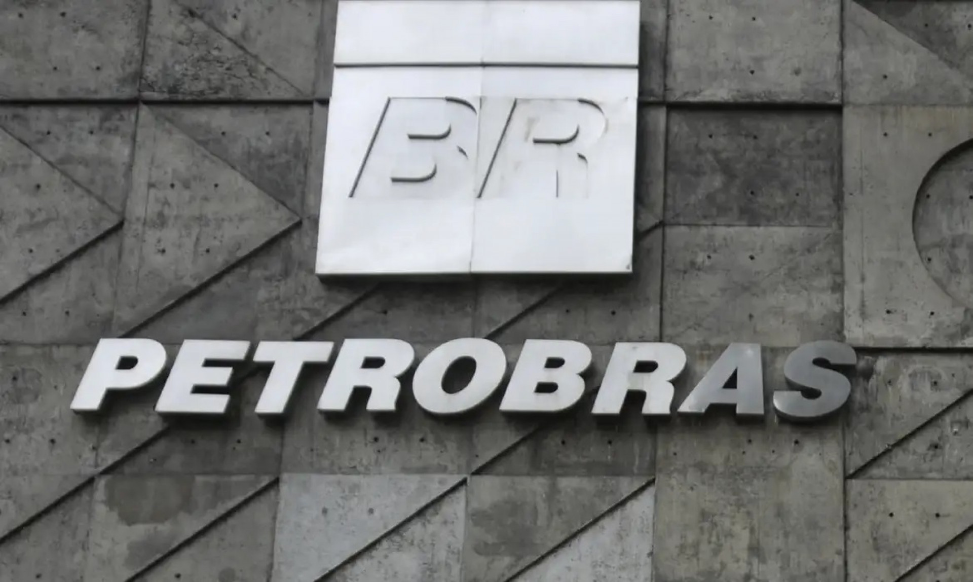 Petrobras: conselho aprova pagamento de dividendos de R$ 13,5 bi aos acionistas