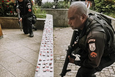 Quatro homens são presos por tráfico de drogas no bairro Vila Isabel