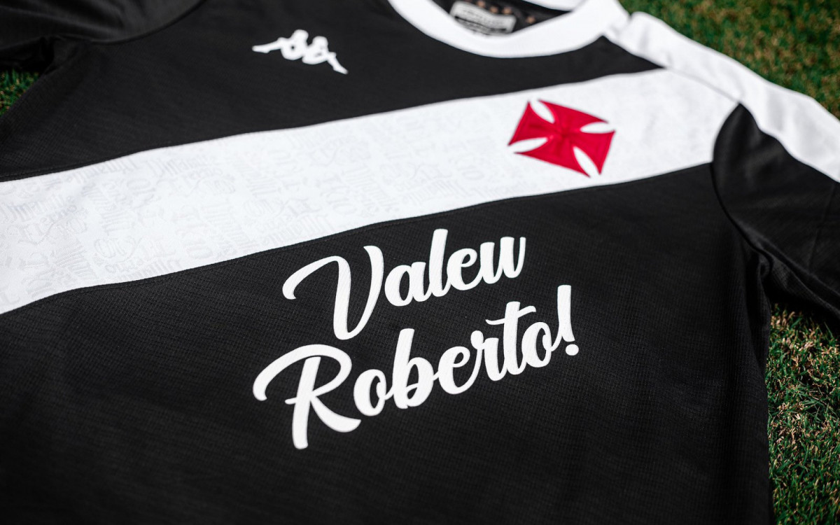 Homenagem a Roberto Dinamite na camisa do Vasco