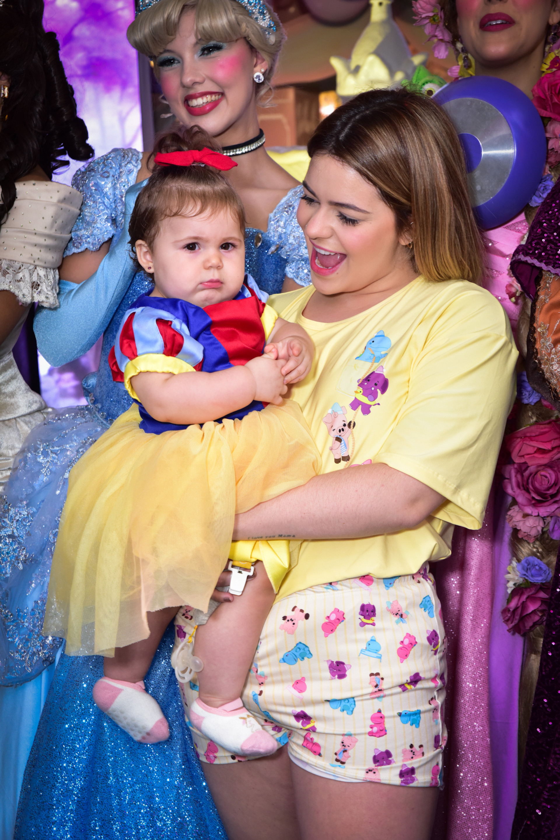 Viih Tube com Lua no terceiro dia da festa de um ano da filha - Leo Franco / Agnews