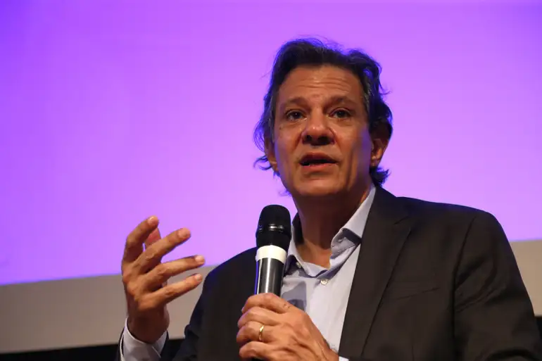 'Nenhum gasto é bem-vindo, a não ser os imprescindíveis', diz Haddad