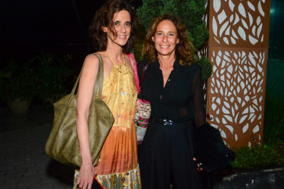 Elenco se reúne para assistir primeiro capítulo de 'No Rancho Fundo' 