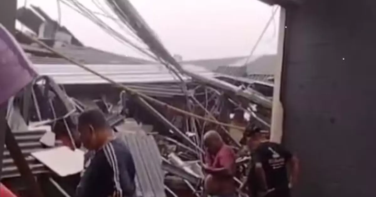 Teto de supermercado desaba em Diadema e deixa pelo menos nove feridos; Vídeo