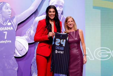 Kamilla Cardoso é escolhida pelo Chicago Sky como 3ª no Draft da WNBA