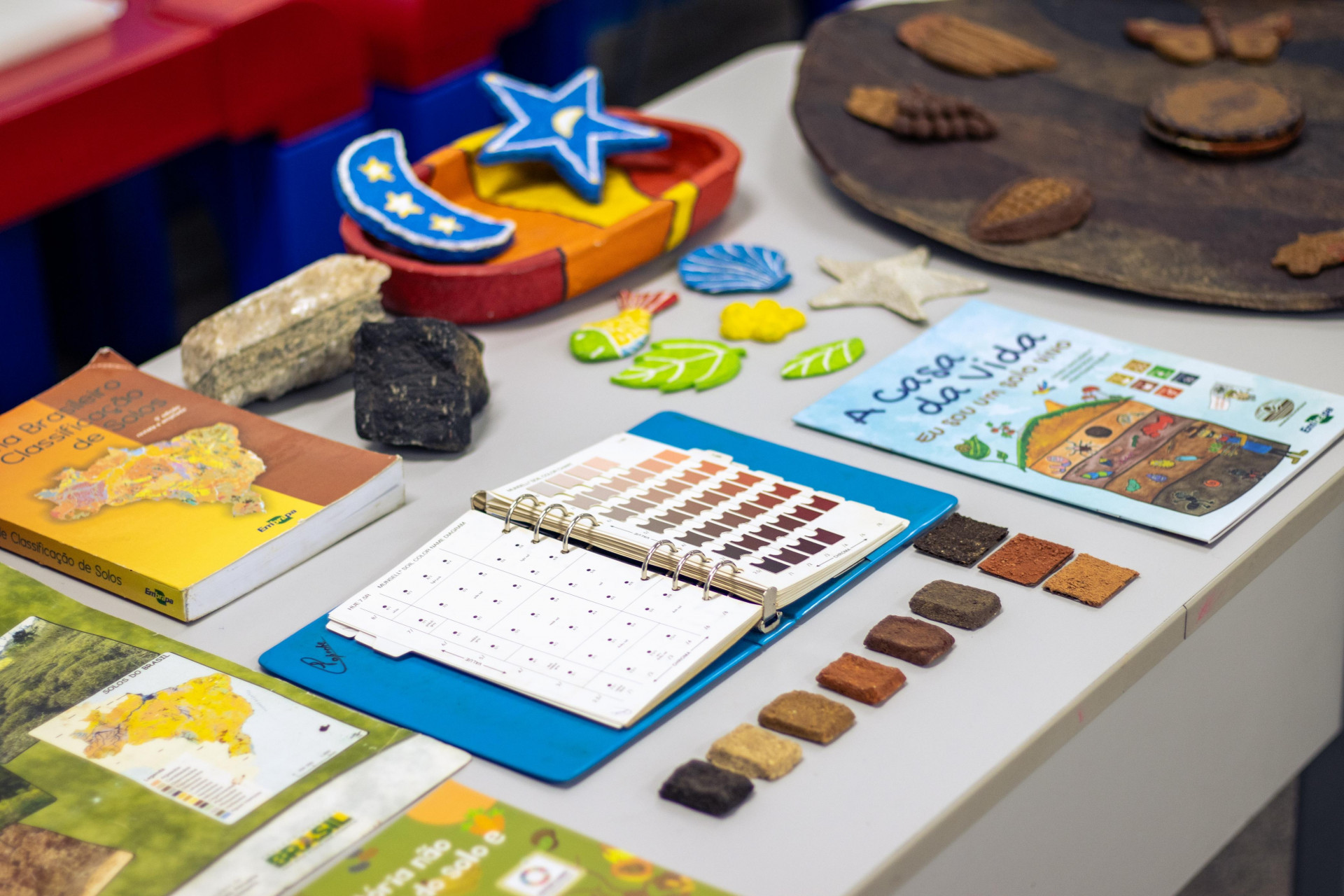 Durante a palestra, o engenheiro agr&ocirc;nomo abordou a origem dos solos, sua forma&ccedil;&atilde;o, diversidade e a import&acirc;ncia desses recursos para a vida humana - Giulia Nascimento / PMN