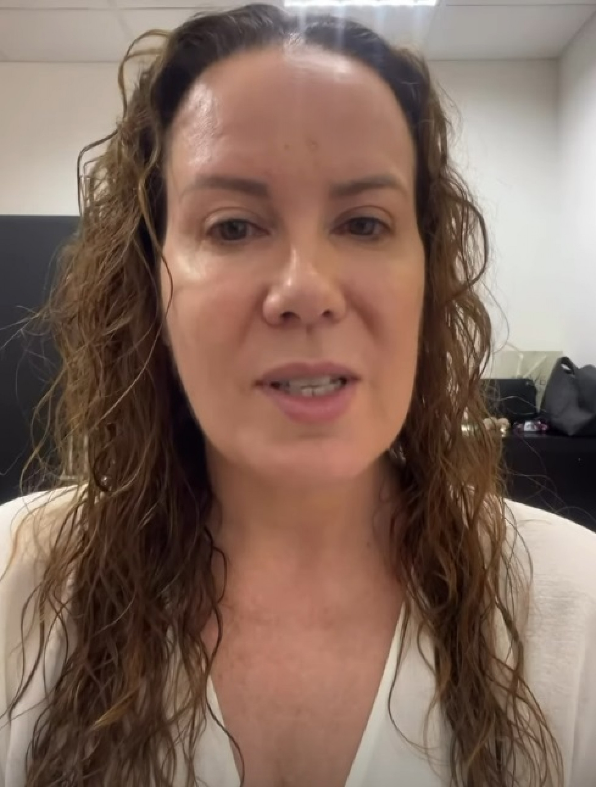 Regina Volpato pede desculpa aos seguidores - Reprodução de vídeo