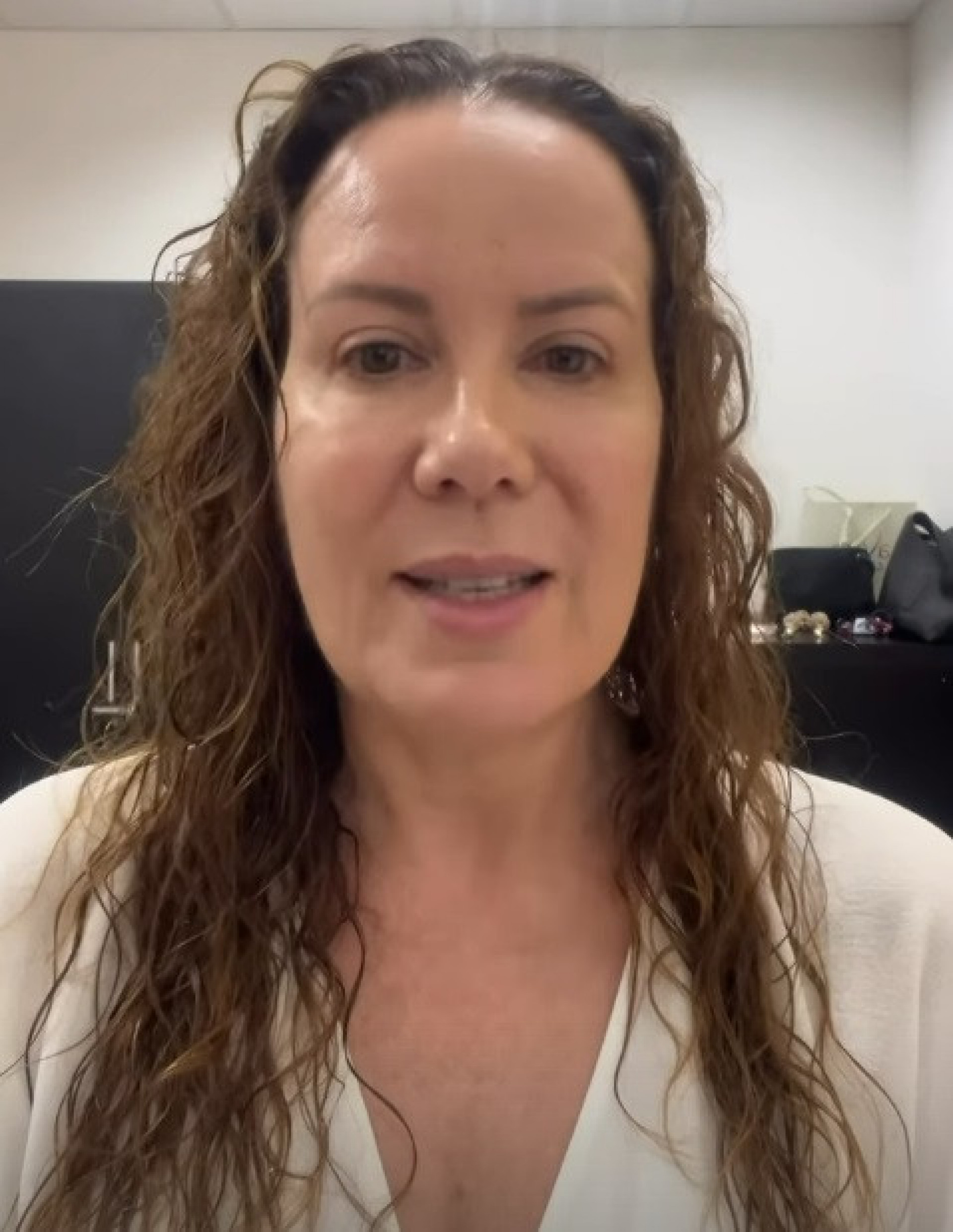 Regina Volpato pede desculpa aos seguidores - Reprodução de vídeo