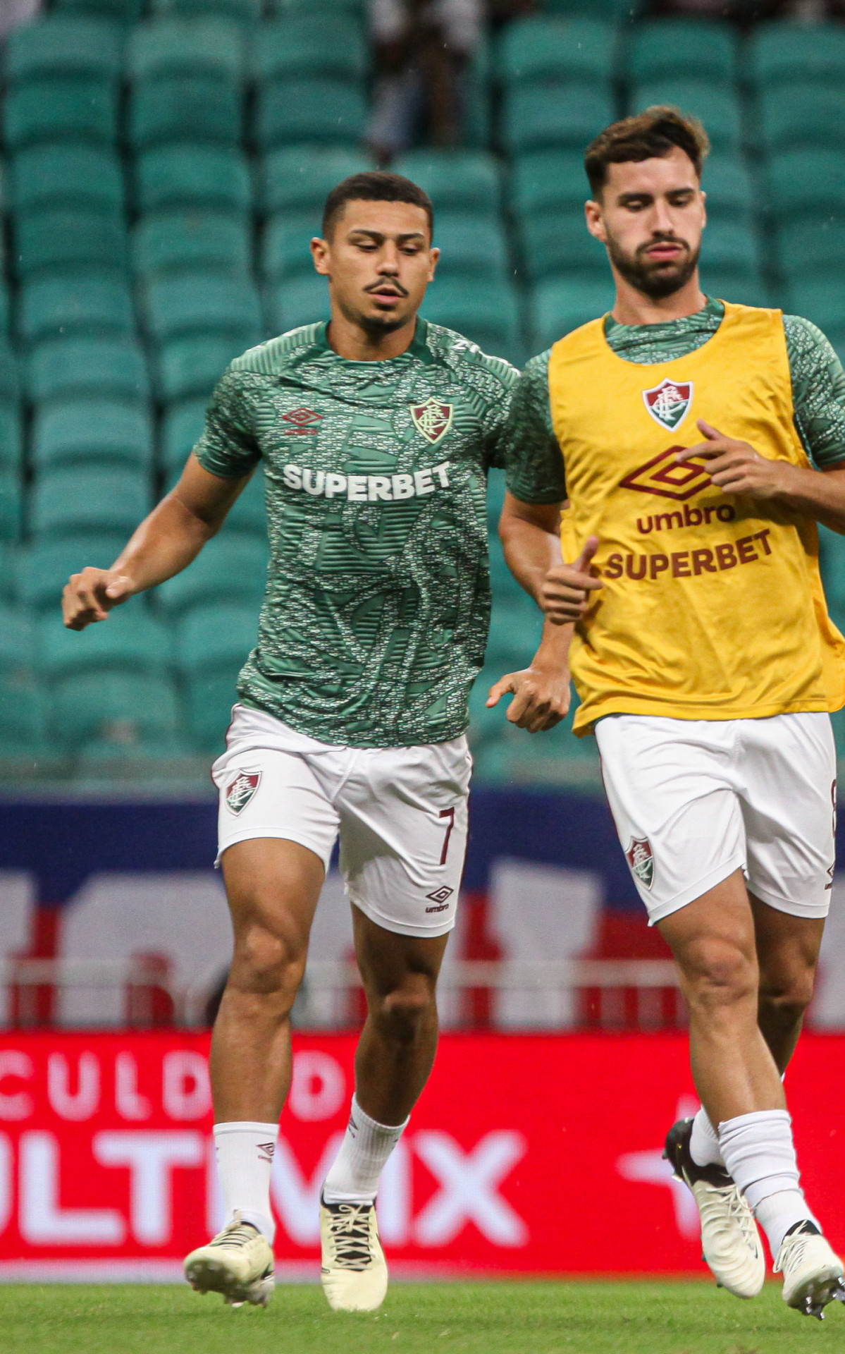 André e Martinelli aquecem antes de jogo do Fluminense - Marcelo Gonçalves/Fluminense