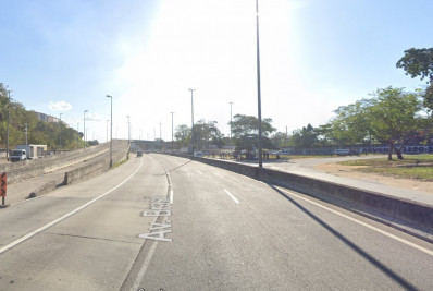 Policial de folga reage a tentativa de assalto e mata suspeito na Av. Brasil