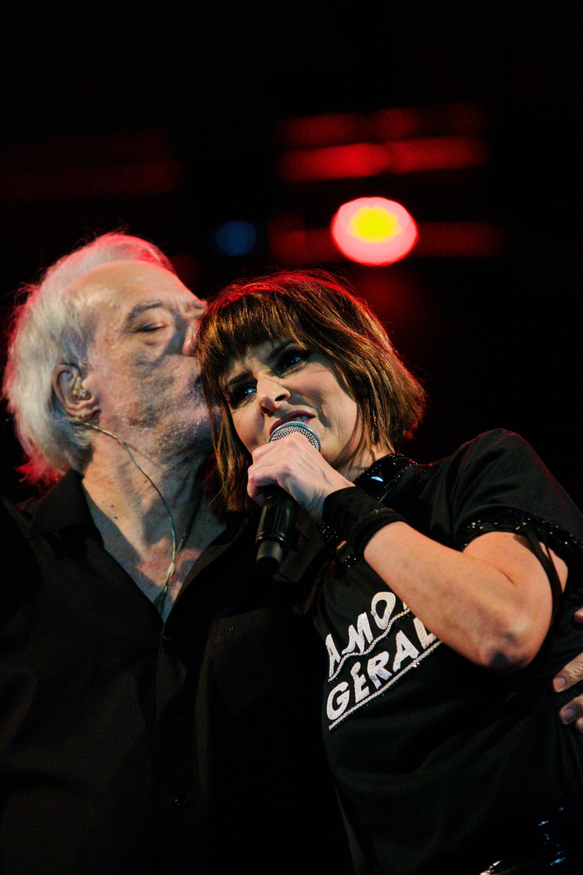 Fausto Fawcett e Fernanda Abreu durante show em Brasília, em 2022 - Divulgação / @jpsofranz