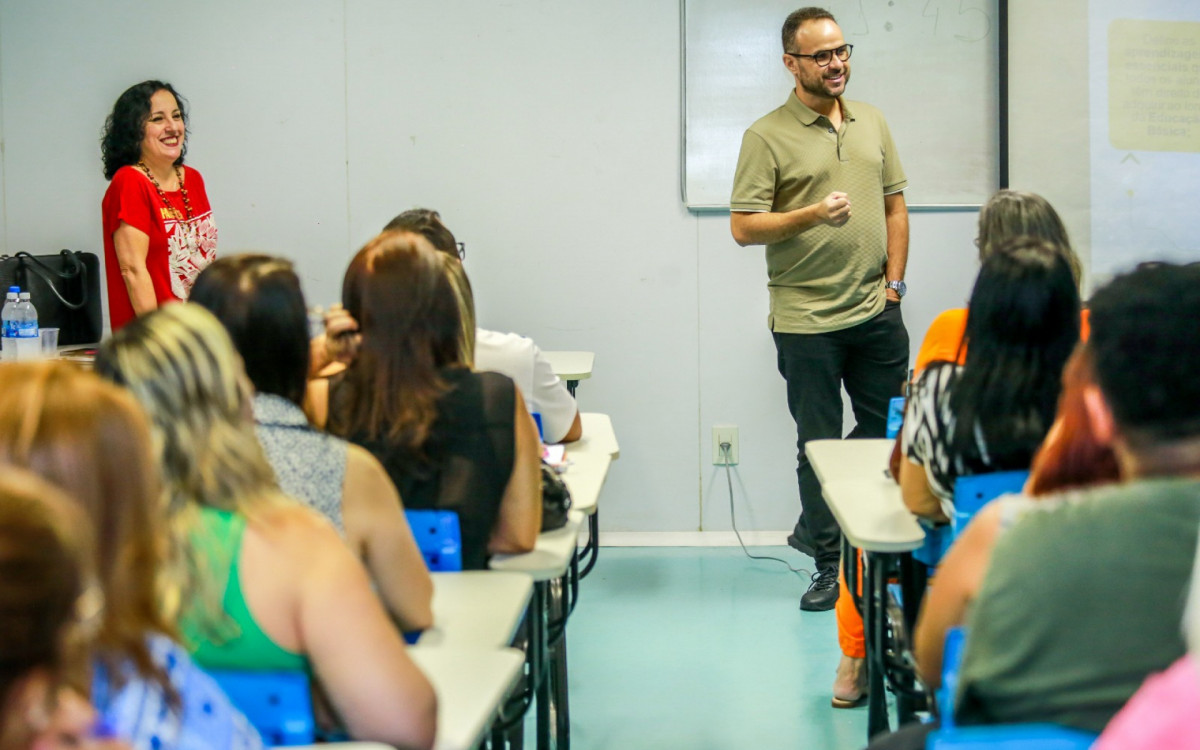 O secretário municipal de Educação, Denis Macedo, destacou a importância da capacitação