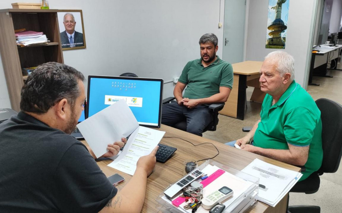 Nogueira e Alfredo trocam ideias