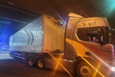 PM recupera caminhão com carga avaliada em mais de R$ 100 mil