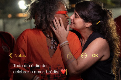 Sandra de Sá compartilha clique raro com a mulher, Simone Malafaia: 'Altamente felizes'