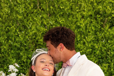 Larissa Manoela e André Luiz Frambach celebram 'bodas de pipoca' 