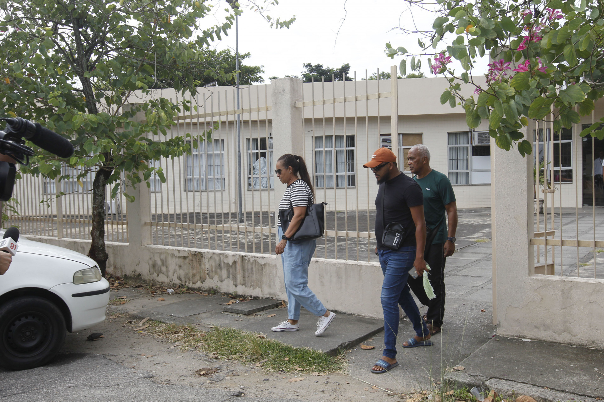 Familiares de Paulo Roberto Braga estiveram no IML de Campo Grande para libera&ccedil;&atilde;o do corpo - Reginaldo Pimenta/Ag&ecirc;ncia O Dia