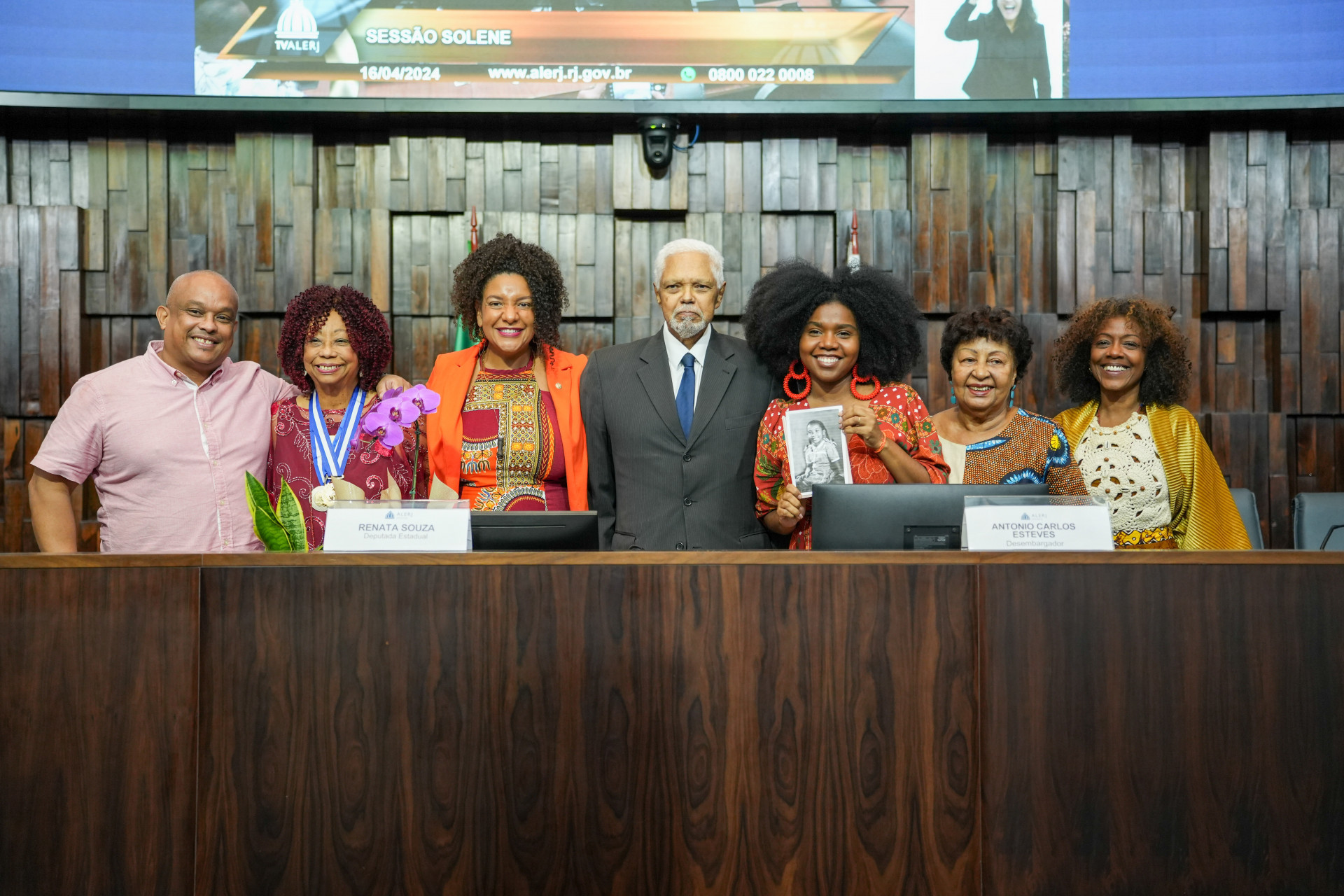  Deputada Renata Souza e a vereadora Thais Ferreira homenagearam Helena Theodoro - Thiago Lontra