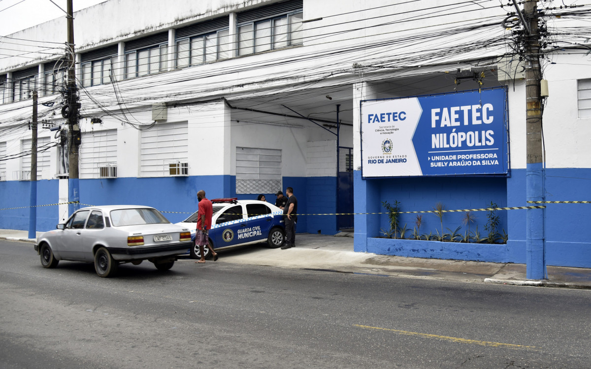 Com a reforma, a Faetec ganhou um novo espaço, a Central de Serviços, que conta com a parceria da Prefeitura de Nilópolis, Fundação Leão XIII e o Departamento Estadual de Trânsito (Detran)