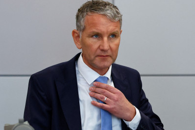 Deputado alemão é julgado por usar slogan nazista de grupo paramilitar