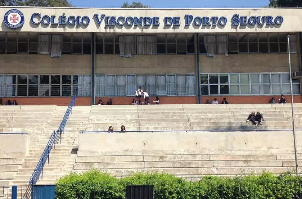 ONGs processam Colégio Porto Seguro por separar aluno bolsista de pagante