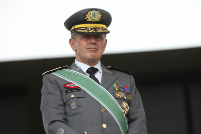 Exército Brasileiro pagará R$ 684 mil para refeições de luxo servidas no gabinete do comandante