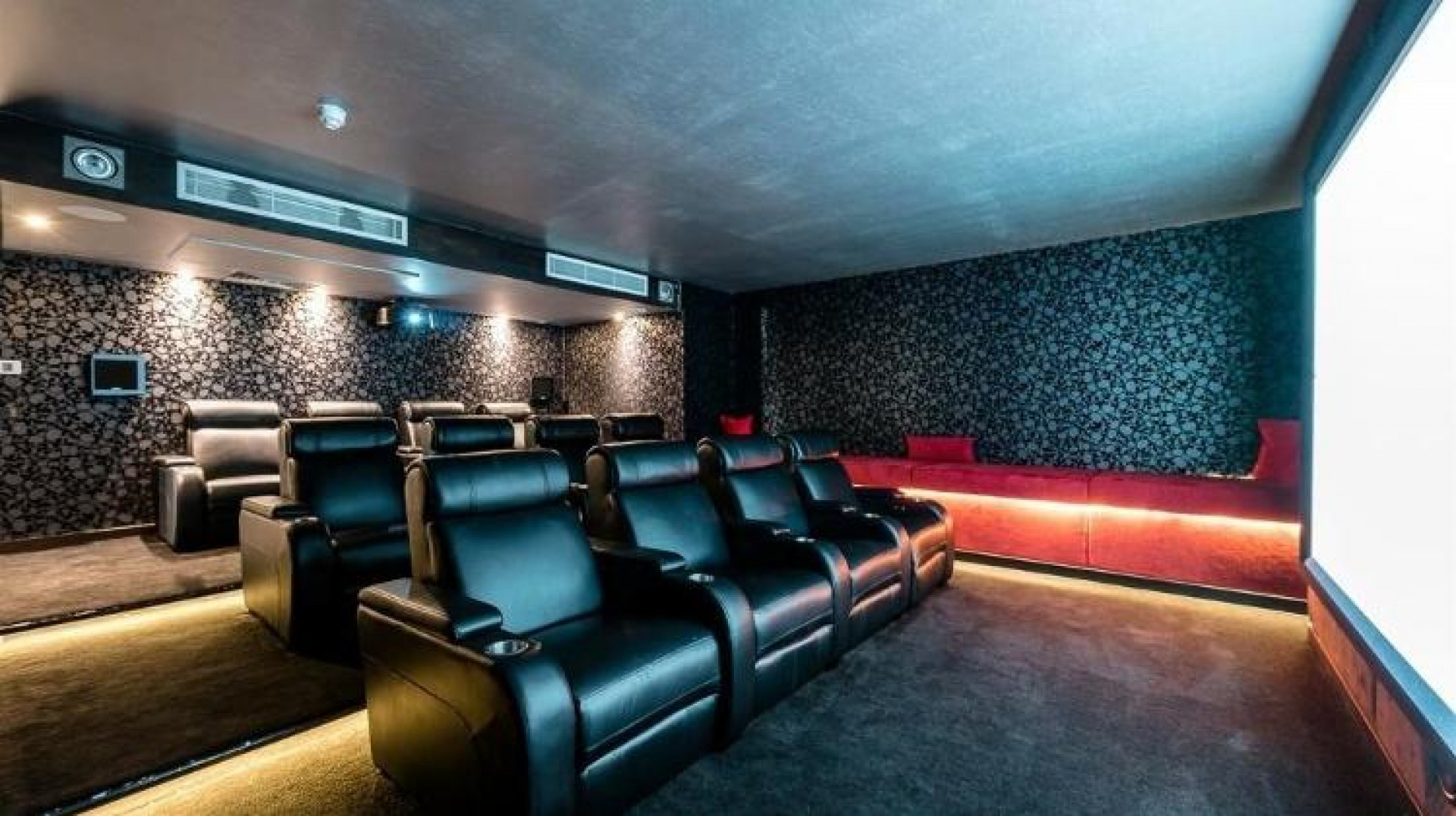 Mansão de Alisson está à venda na Inglaterra por R$ 31 milhões - Divulgação/Rightmove