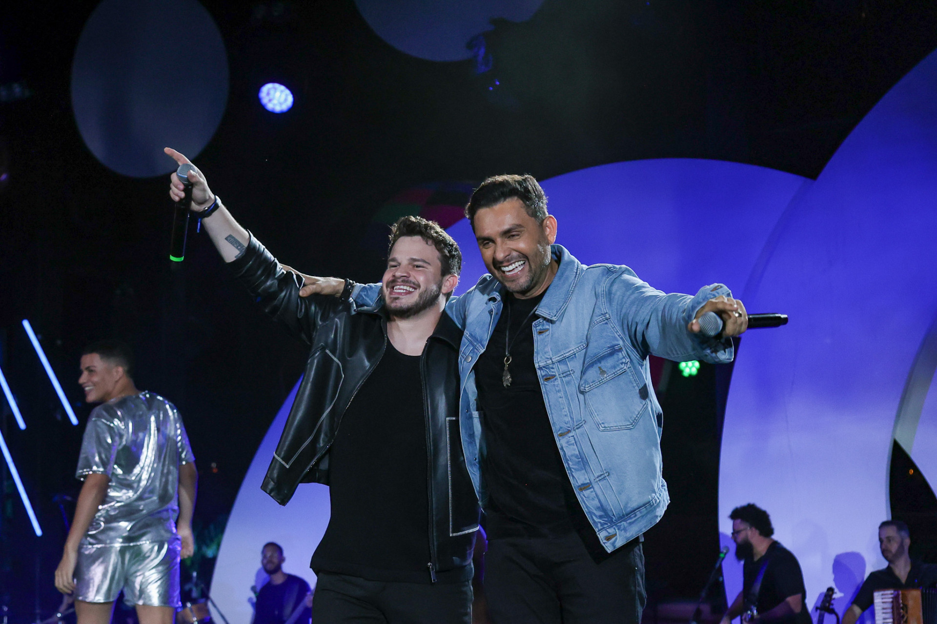 Matheus Fernandes e Mano Walter - Tomzé Fonseca/ Agnews