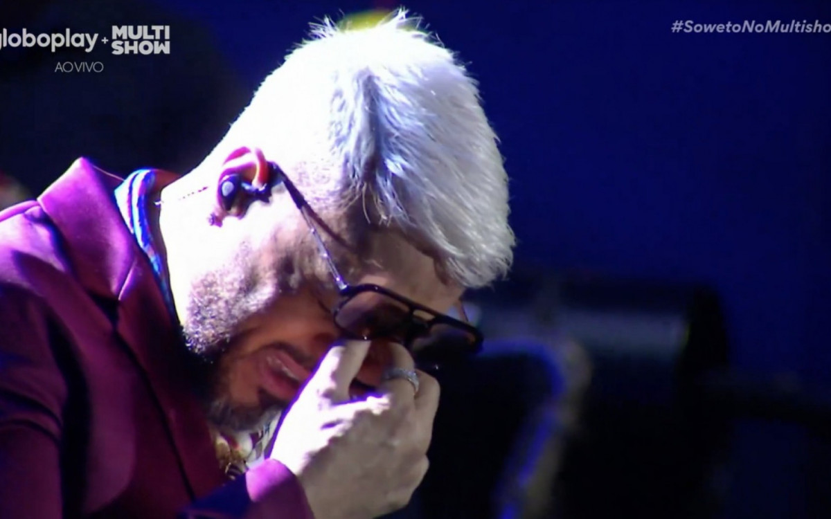 Após separação, Belo chora em primeiro show do Soweto, em São Paulo