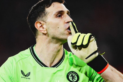 Goleiro argentino cumprirá suspensão após receber segundo cartão amarelo e não ser expulso