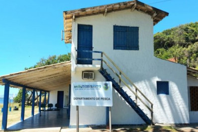 São Pedro da Aldeia auxilia pescadores a solicitarem o seguro defeso do camarão