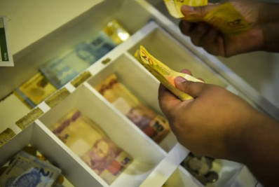 Previsão de aumento do salário-mínimo deve estimular consumo nos pequenos negócios, aponta Sebrae