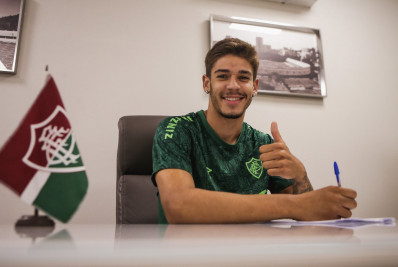 Lucas Justen renova com o Fluminense: 'Muito orgulho, um sonho realizado'