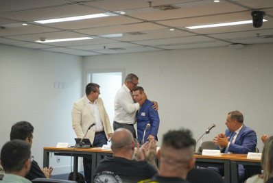 Vencedor contra as drogas, ex-lutador lidera palestra de prevenção na ALERJ