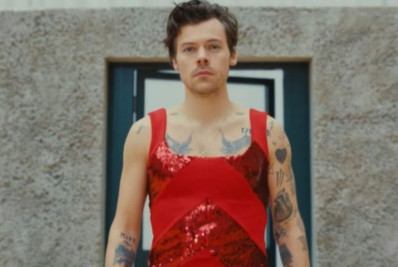 Brasileira que perseguiu Harry Styles é condenada à prisão em Londres