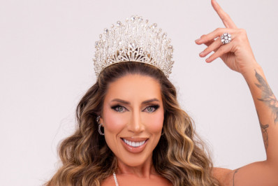 Dispensada da Porto da Pedra, Tati Minerato celebra novo cargo de rainha da Estácio: 'Incrível' 