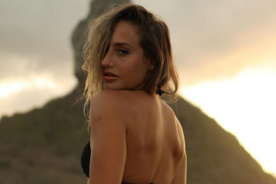 Bruna Griphao exibe corpo sarado em clique de biquini em Noronha