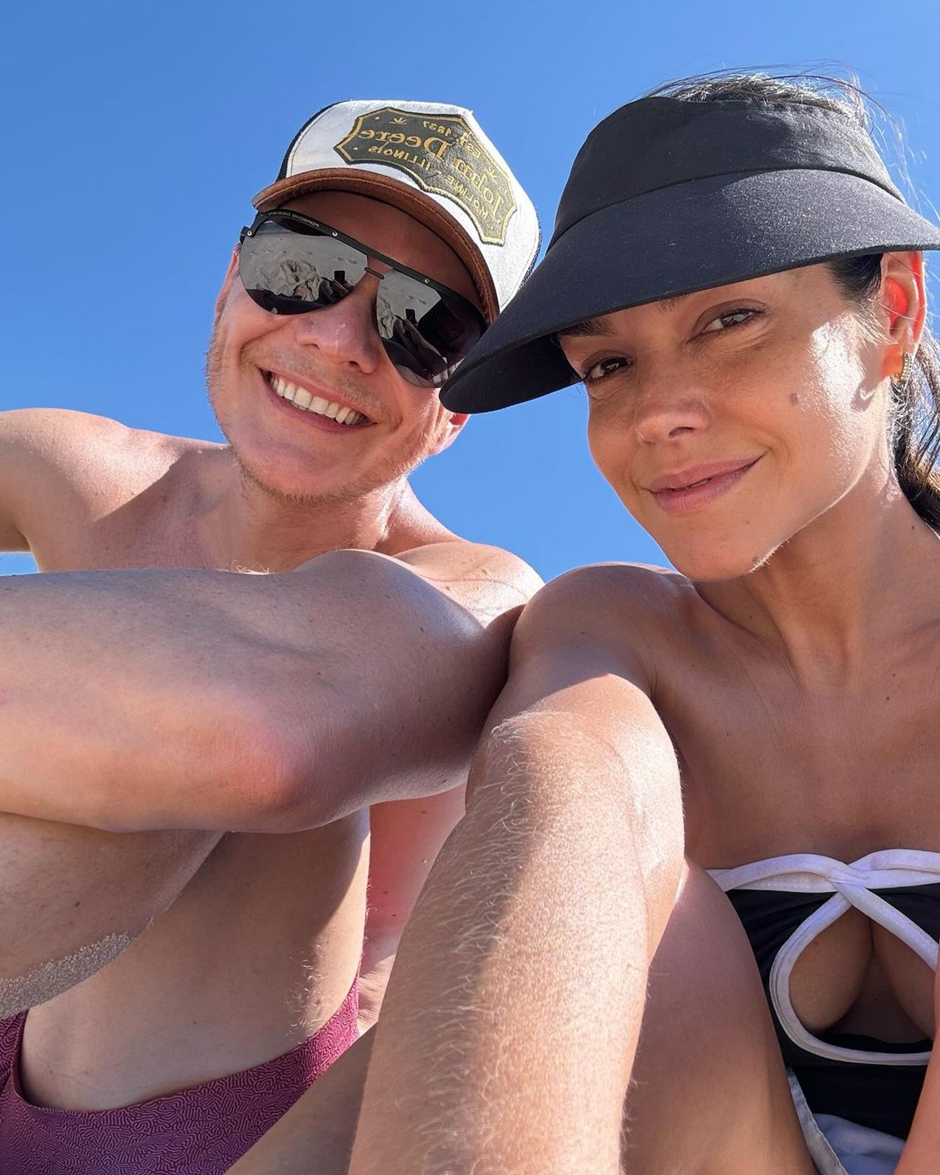 Thais Fersoza e Michel Teló curtem dia de praia - Reprodução do Instagram