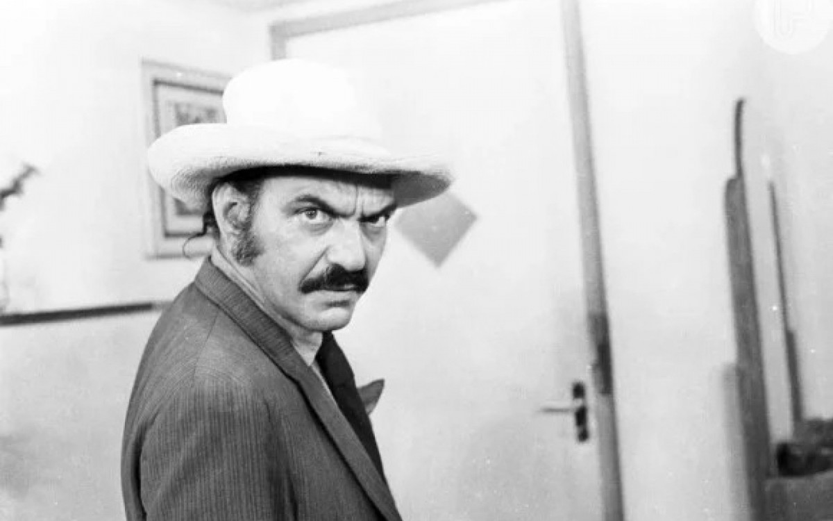 Lima Duarte como Zeca do Diabo em "O Bem-amado!" - Reprodu&ccedil;&atilde;o