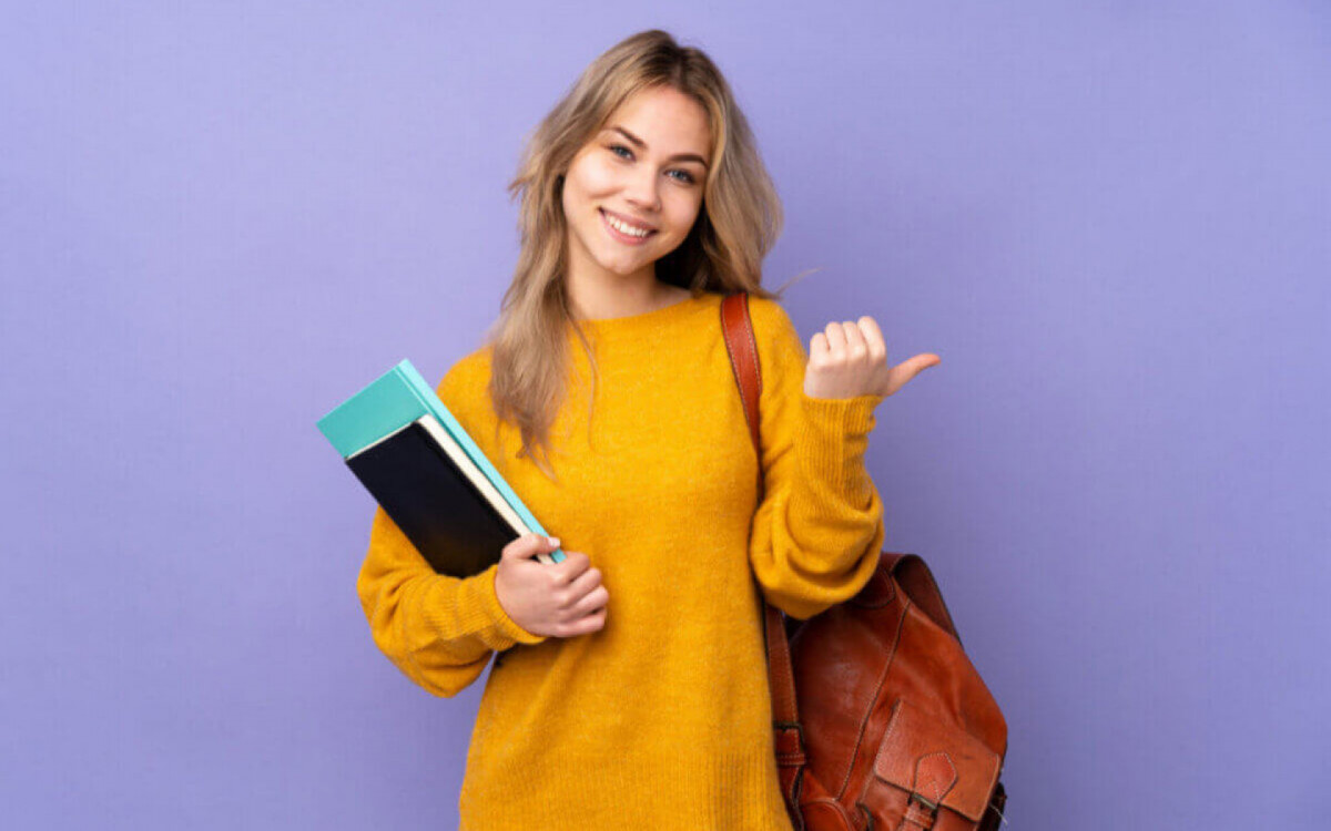 Quest&otilde;es gramaticais e textuais s&atilde;o mais cobradas nas provas de vestibulares (Imagem: Luis Molinero | Shutterstock)