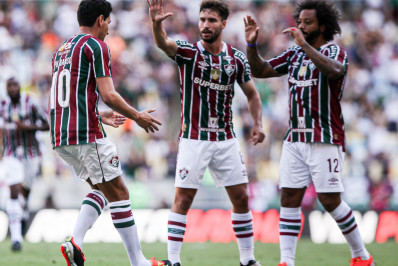 Com gols de Martinelli e Ganso, Fluminense vence Vasco e encerra jejum em clássicos