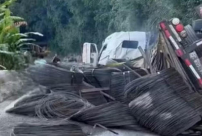 Tombamento de carreta provoca nova interdição na Via Dutra