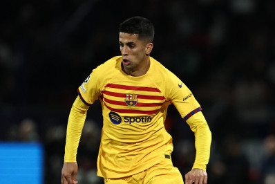 Jogador do Barcelona sofre ameaças e xingamentos à filha que não nasceu