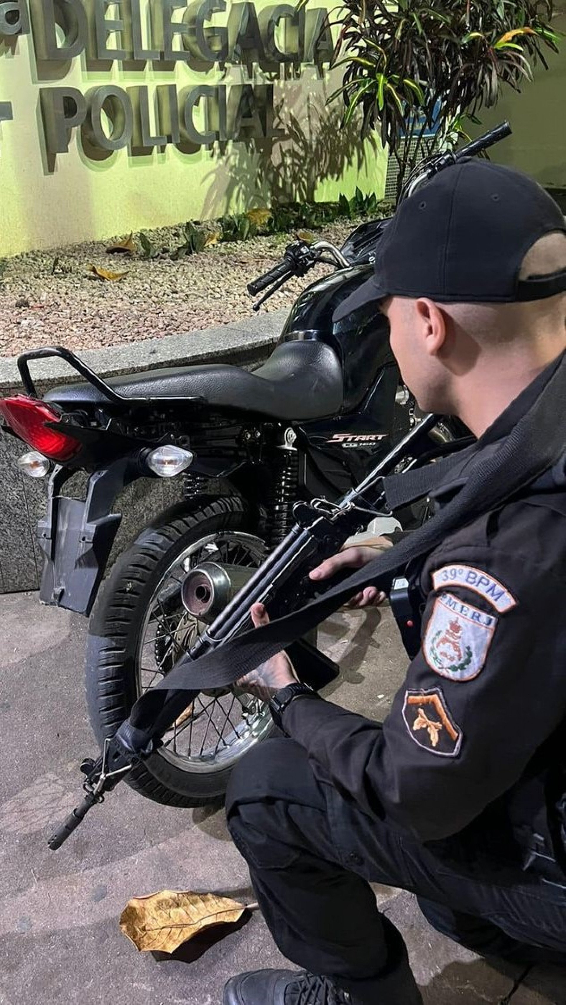 A ocorrência policial com a motocicleta recuperada foi registrada na 54ª DP 