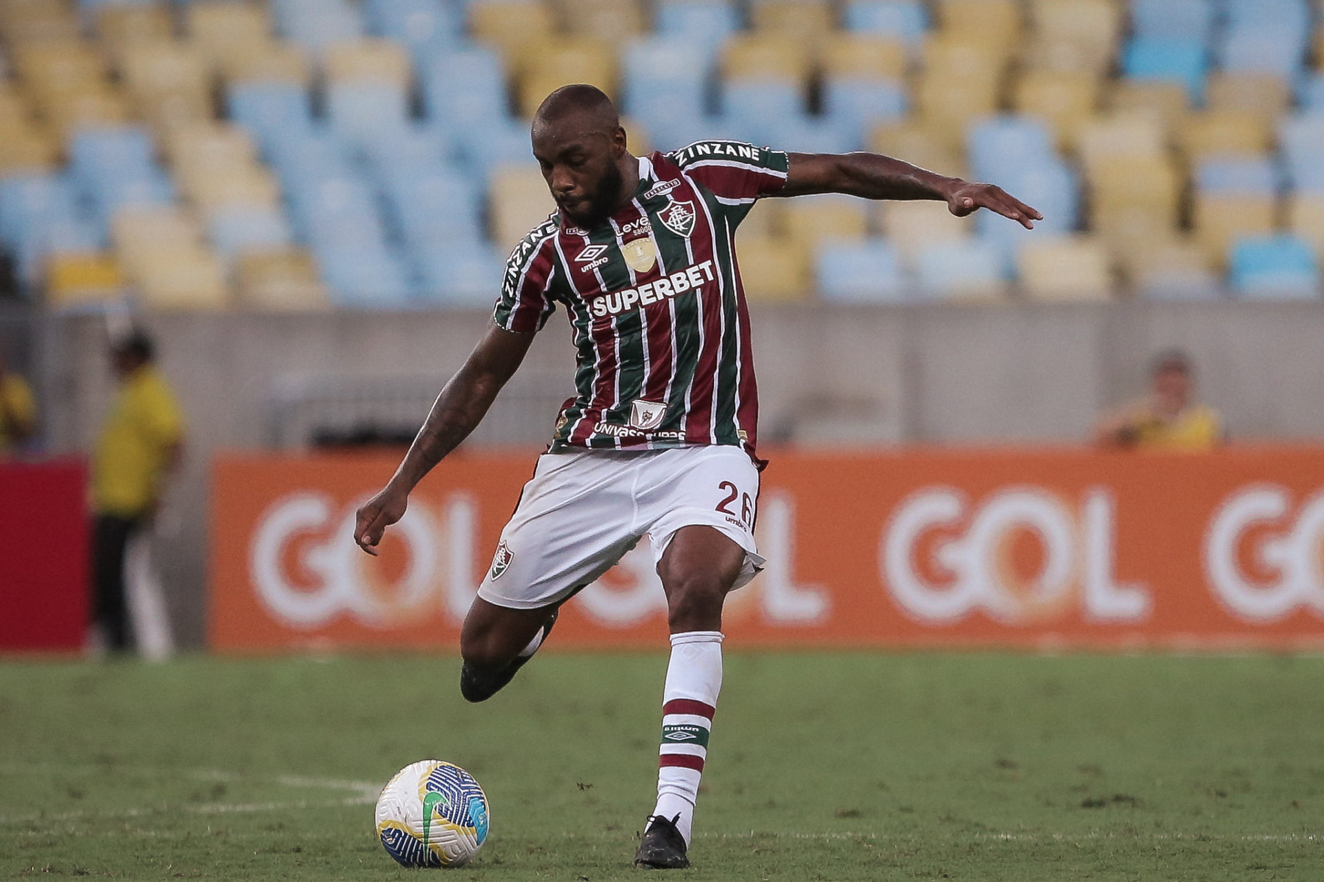 Ex-Fluminense está livre no mercado e aguarda propostas: 'Me dedicando e esperando'