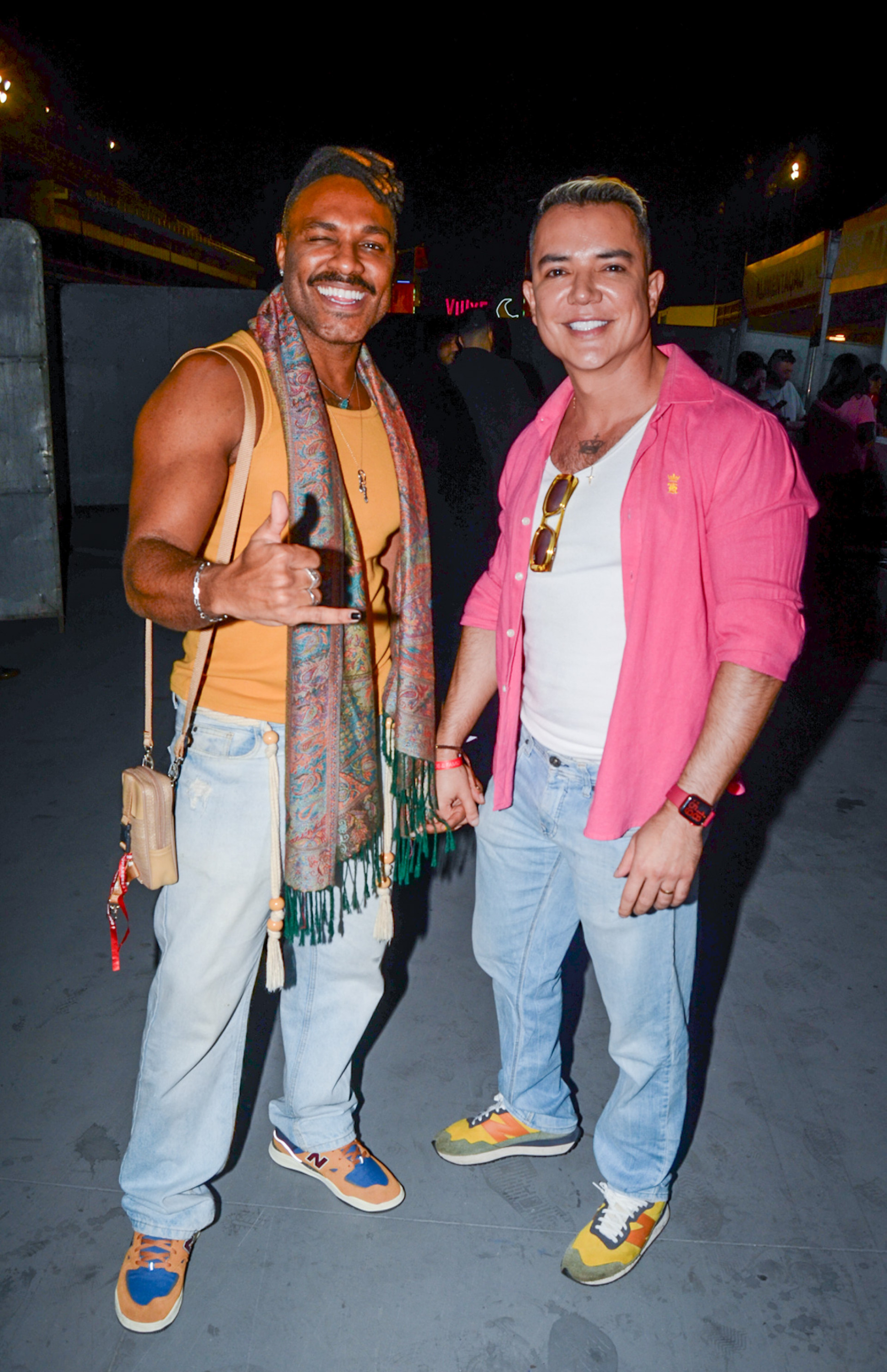 Ex-BBB Fred Nicácio ao lado do marido no no festival Viiixe - Araujo / Agnews