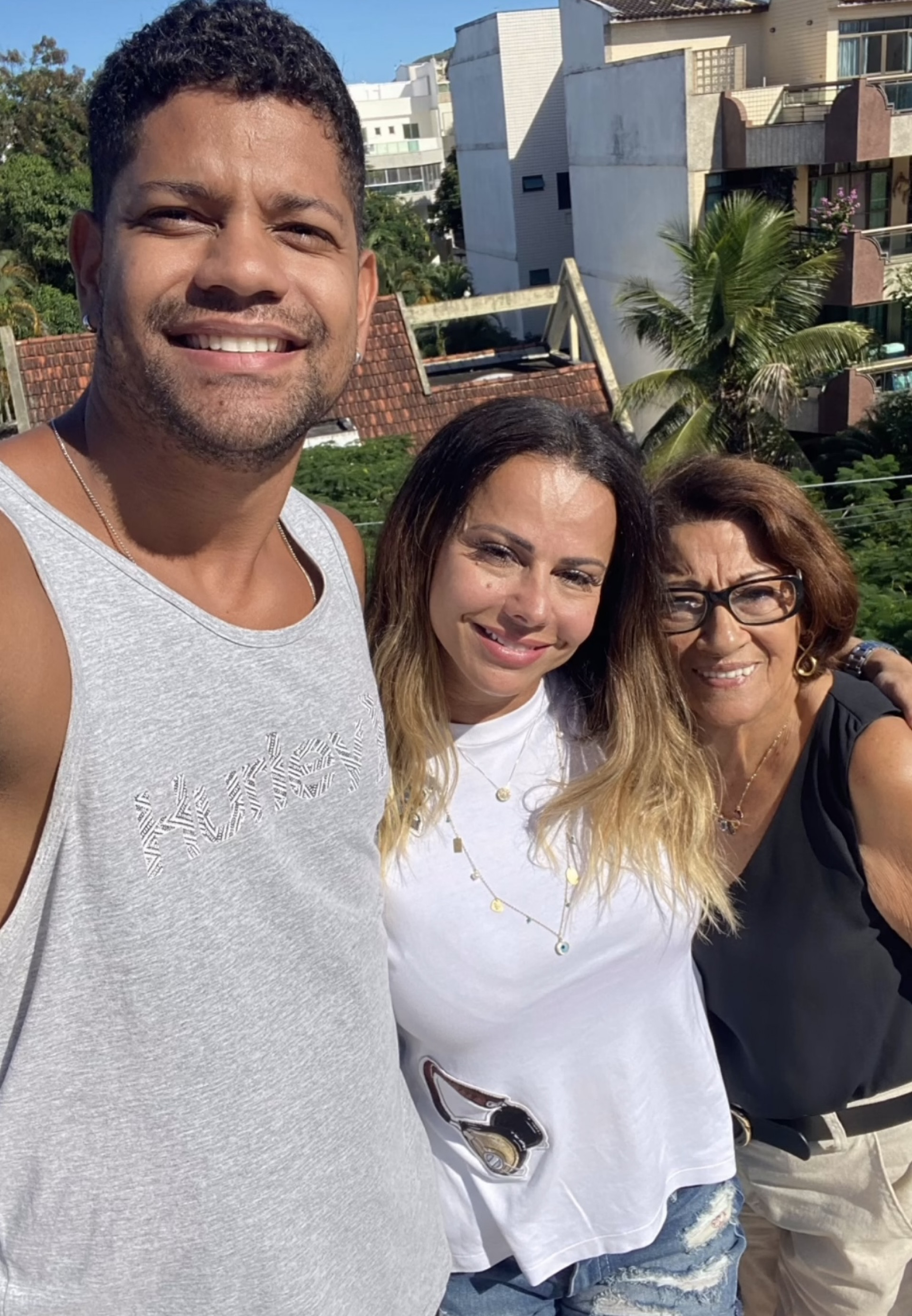 Vivianne Araujo celebra aniversário da mãe, Dona Neuza - Reprodução