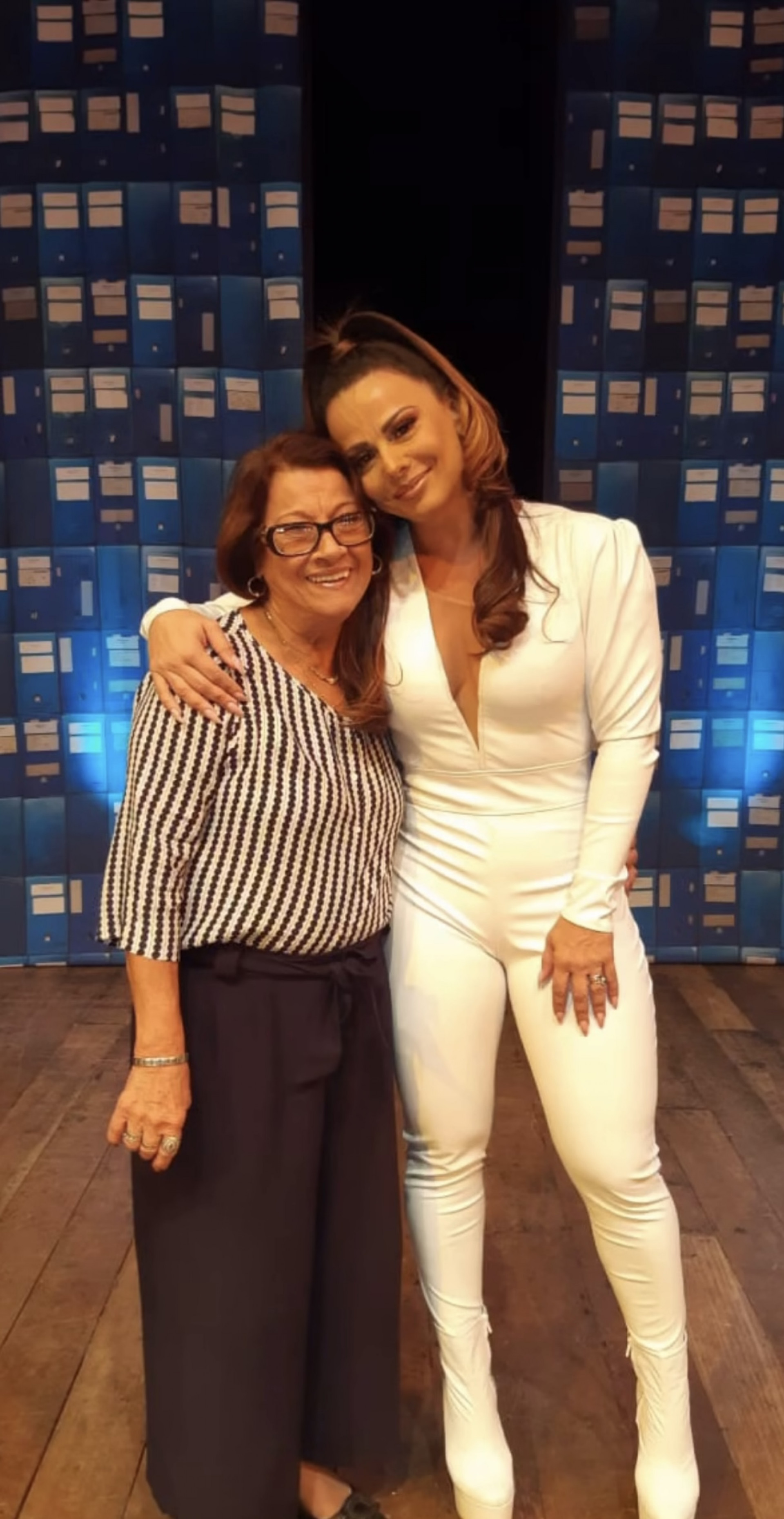 Vivianne Araujo celebra aniversário da mãe, Dona Neuza - Reprodução
