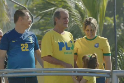 Ato em Copacabana começa com discurso de Valdemar, vaia a Romário e ‘pancadão da liberdade’