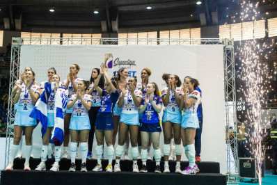 Minas conquista a Superliga feminina de vôlei com vitória sobre o Praia Clube